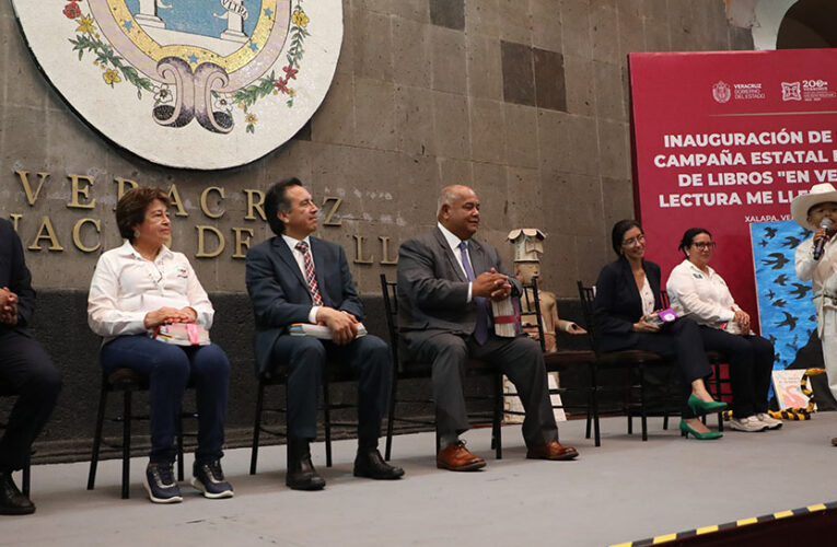 Por un Veracruz con más lectores, inaugura Gobernador primera campaña de donación de libros