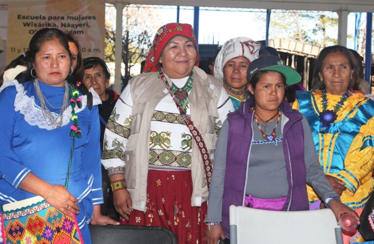 PROMUEVEN Instituto Nacional de los Pueblos Indígenas, Inmujeres México y CONAPRED la Escuela de Derechos de las Mujeres.